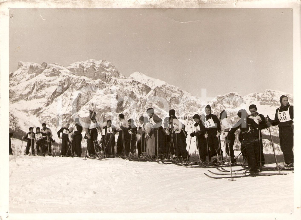 Fotografia d'epoca originale 1939 CORTINA D'AMPEZZO BL Gara tra allievi sciatori GIL 1
