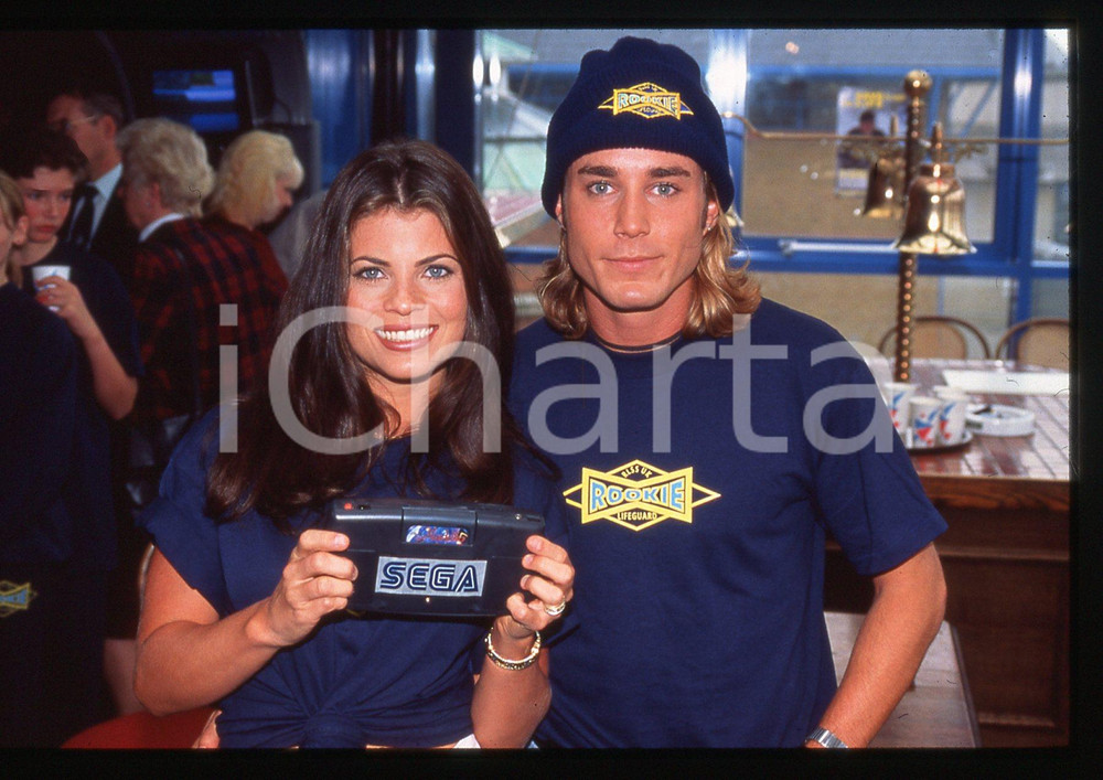 35mm vintage slide* 1995 ca ROOKIE LIFEGUARD Yasmine BLEETH e Jaason SIMMONS