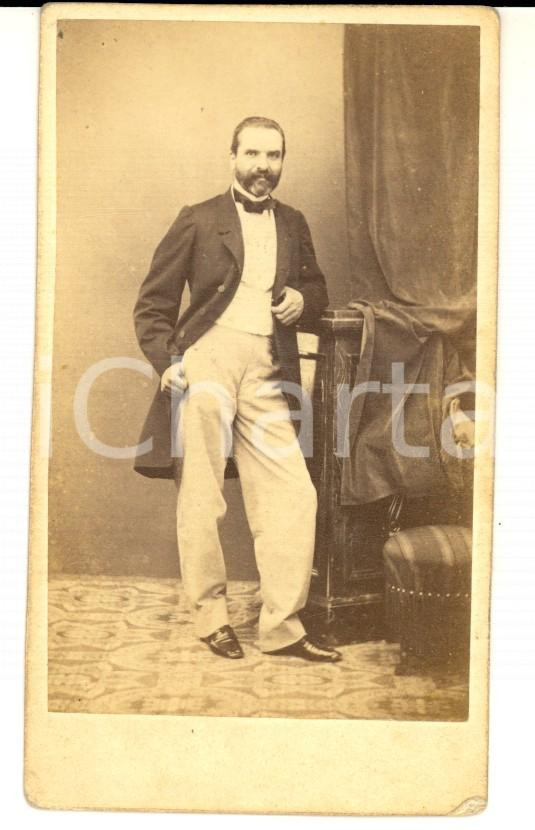Fotografia d epoca originale 1870 ca MILANO Ritratto di gentiluomo Foto DEROCHE & HEYLAND CDV 1