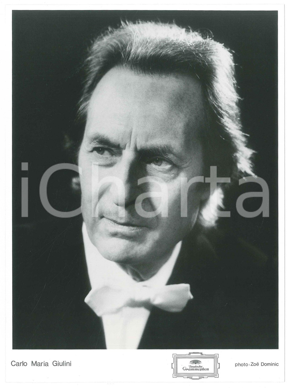 1990 ca MUSICA Carlo Maria GIULINI Ritratto del direttore d'orchestra - Foto (1) Fotografia di agenzia.  FAIR/discreto lieve piegatura al lato superiore; lievi difetti e graffi superficiali Formato: 18x24 cm originale e autentica 1