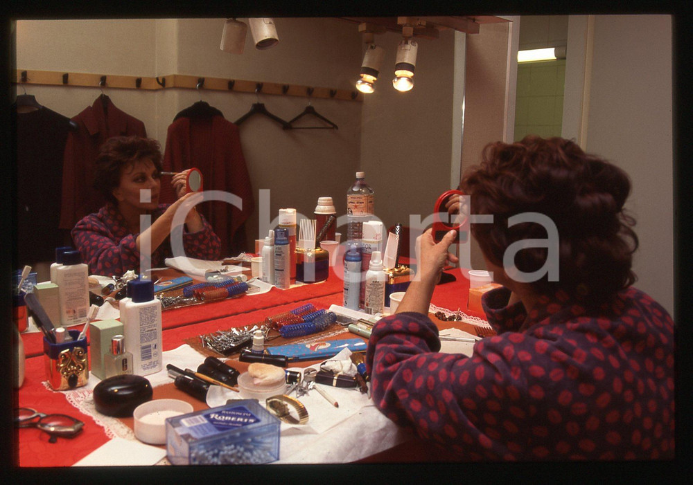 35mm vintage slide* 1990 ca CINEMA Giovanna RALLI in camerino - Ritratto (10)