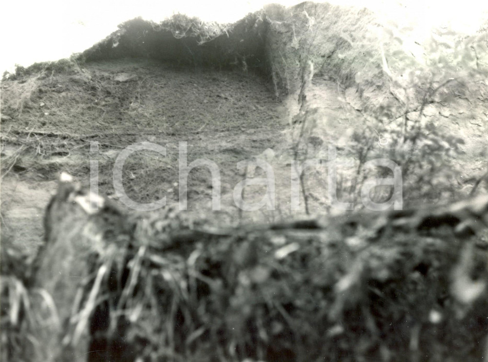 Fotografia d'epoca originale 1980 ca ZAVATTARELLO (PV) Veduta frana a valle del Castello DAL VERME *Foto 1