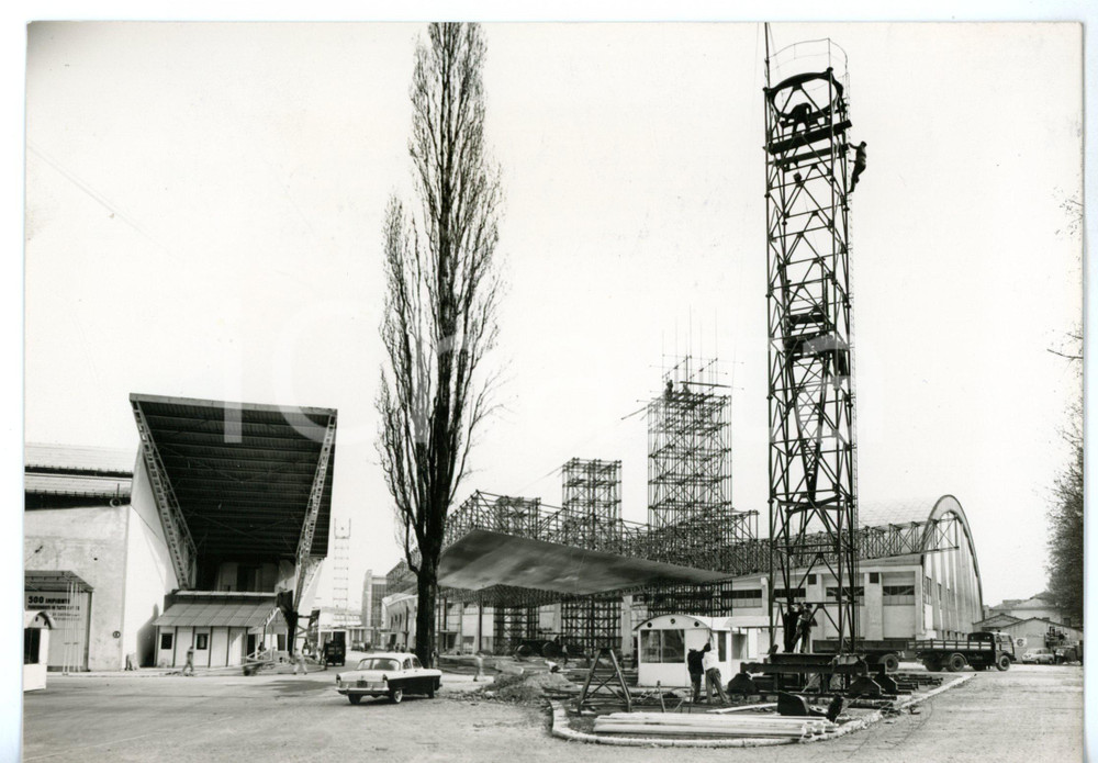 1957 MILANO Fiera Campionaria - Impalcature per la costruzione dei padiglioni 