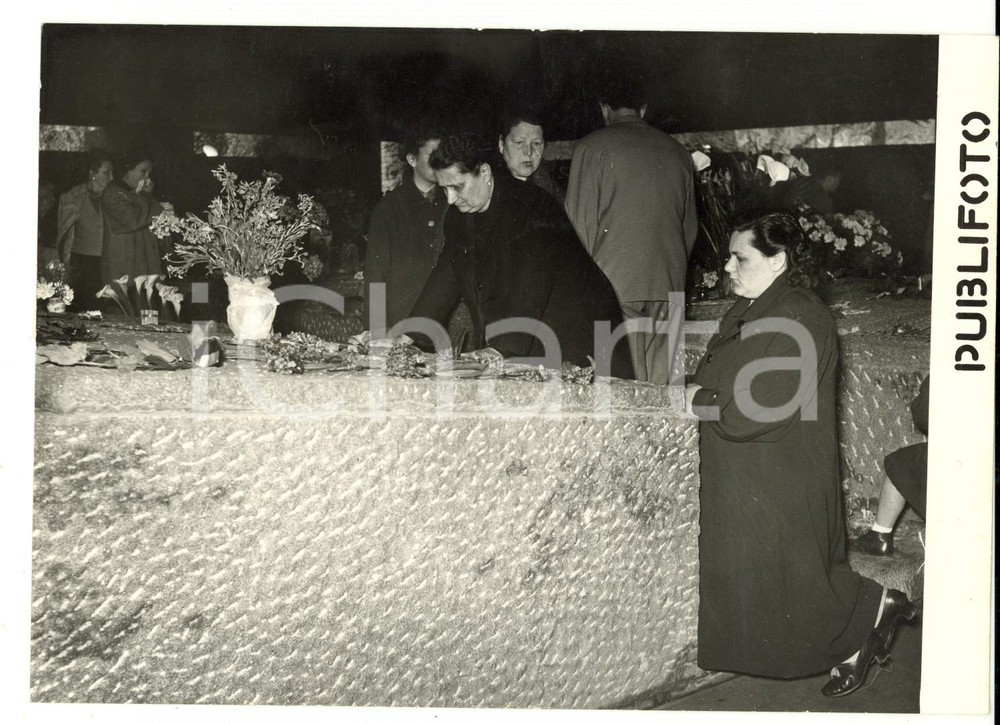 1955 ROMA Eccidio Fosse Ardeatine - Messa da campo in memoria dei caduti *Foto