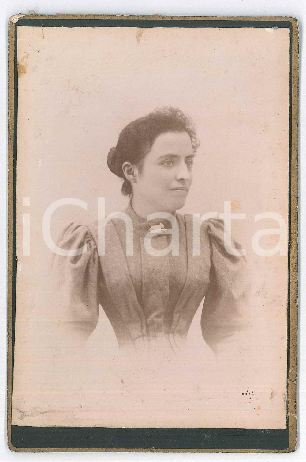 Fotografia d epoca originale 1890 ca ITALIA Ritratto di giovane donna di profilo  Fotografia 11x16 cm 1