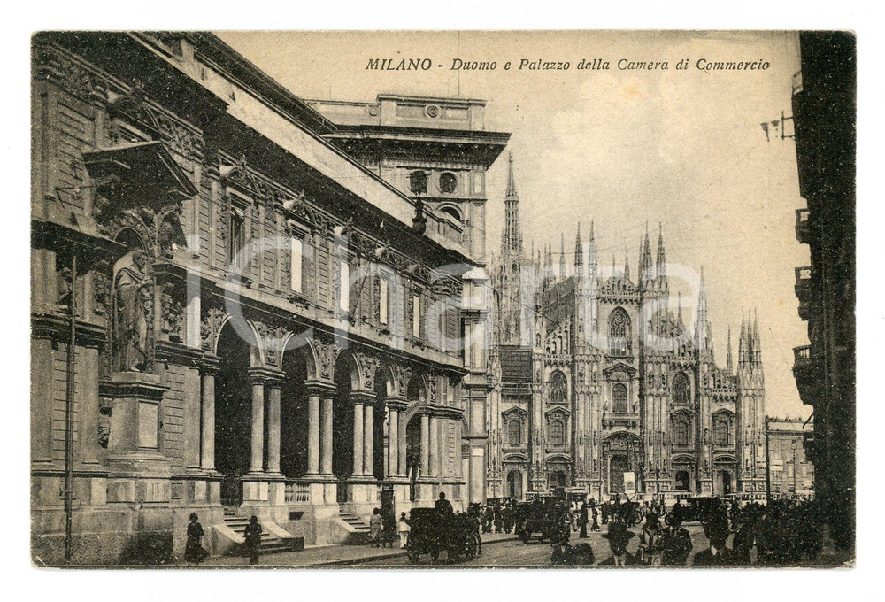Cartolina originale da collezione 1925  MILANO Scorcio DUOMO da Palazzo Camera Commercio  *Cartolina ANIMATA FP VG 1