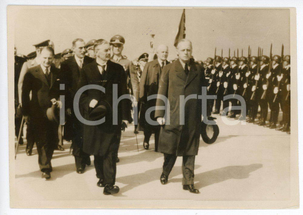 Fotografia d epoca originale 1938 BERLIN DE Neville CHAMBERLAIN passa in rassegna le truppe Fotografia 1