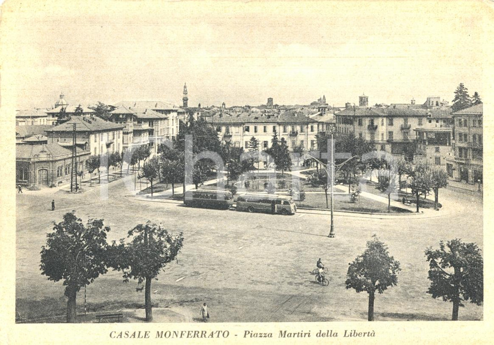 Cartolina originale da collezione 1940 ca CASALE MONFERRATO AL Piazza Martiri della Libertà Cartolina ANIMATA NV 1