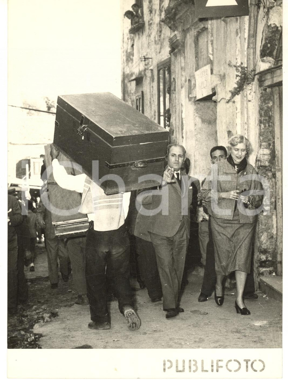 1954 ALLUVIONE NEL SALERNITANO Visita ambasciatrice Clare BOOTHE LUCE *Foto