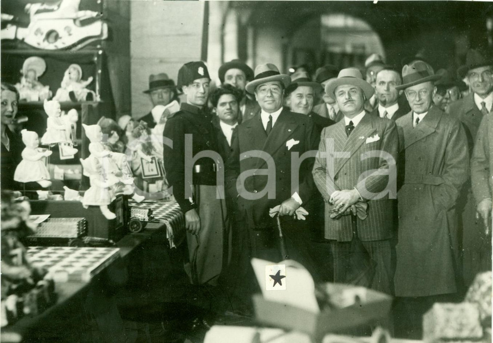 Fotografia d epoca originale 1933 MILANO Prefetto Bruno FORNACIARI visita Mostra Giocattolo Fotografia 1