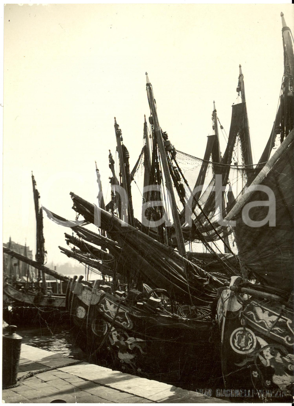 Fotografia d epoca originale 1938 VENEZIA Le barche della Regata Storica in porto Fotografia DANNEGGIATA 1