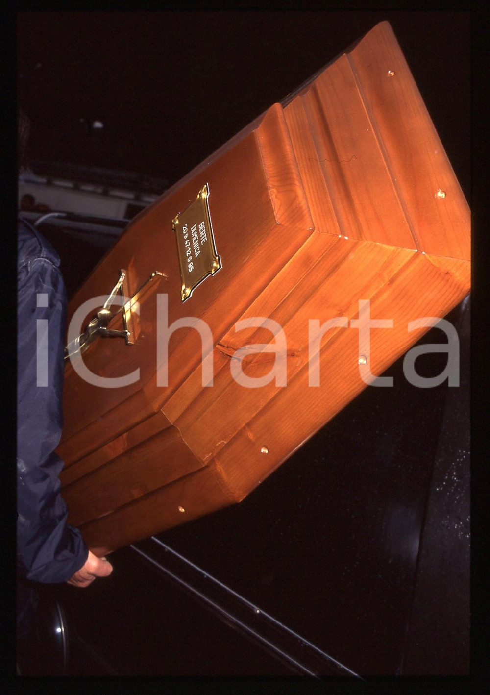 35mm vintage slide* 1995 BUSTO ARSIZIO Funerali di Mia MARTINI Targa della bara