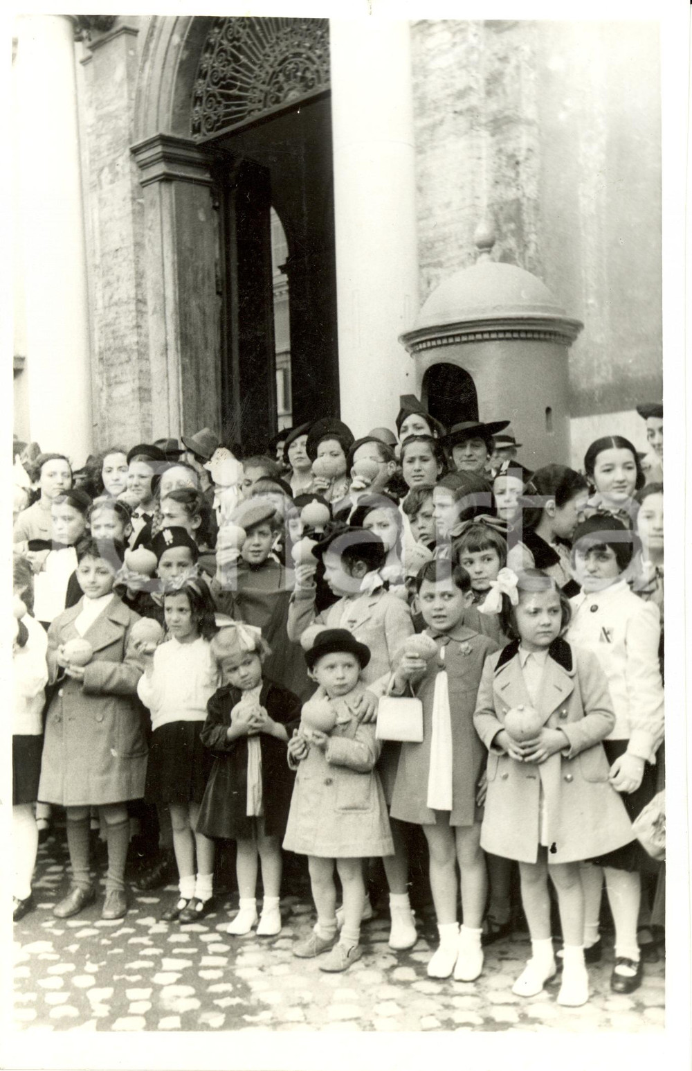 Fotografia d epoca originale 1938 ROMA Bambini con salvadanai per CASE del SOLE SAVOIA Fotografia 1