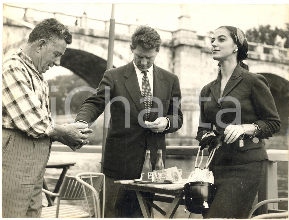 1956 ROMA Attori Jean-Pierre AUMONT e Marisa PAVAN in luna di miele - Foto