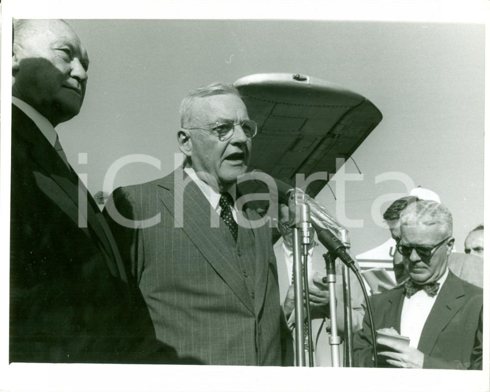 Fotografia d epoca originale 1956 WASHINGTON USA Konrad ADENAUER e John Foster DULLES all aeroporto FOTO 1