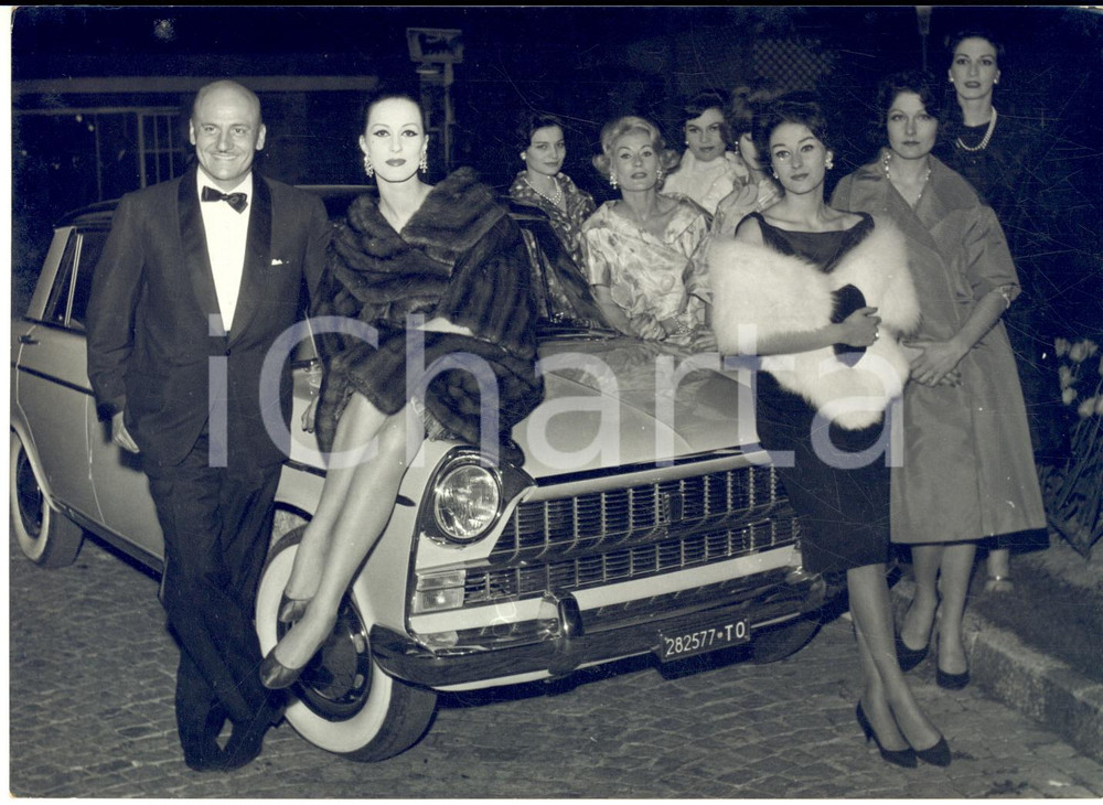 1959 Casino SAINT-VINCENT - Sfilata di moda con Pierre BALMAIN - Foto 18x13