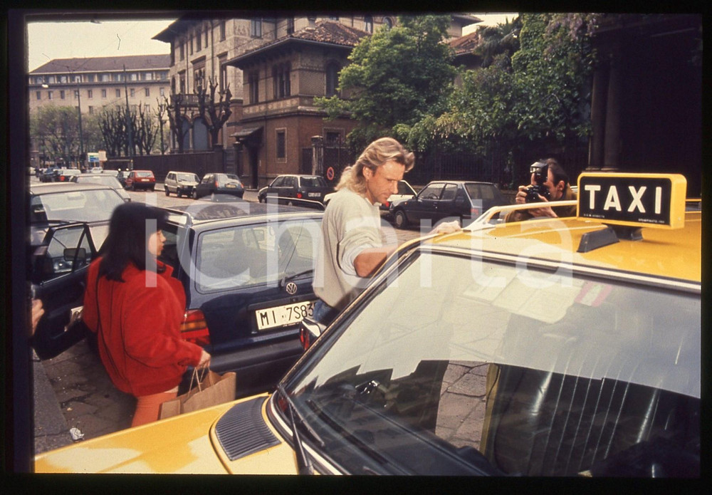 35mm vintage slide* 1991 MILANO - Bjorn BORG paparazzato mentre prende un taxi
