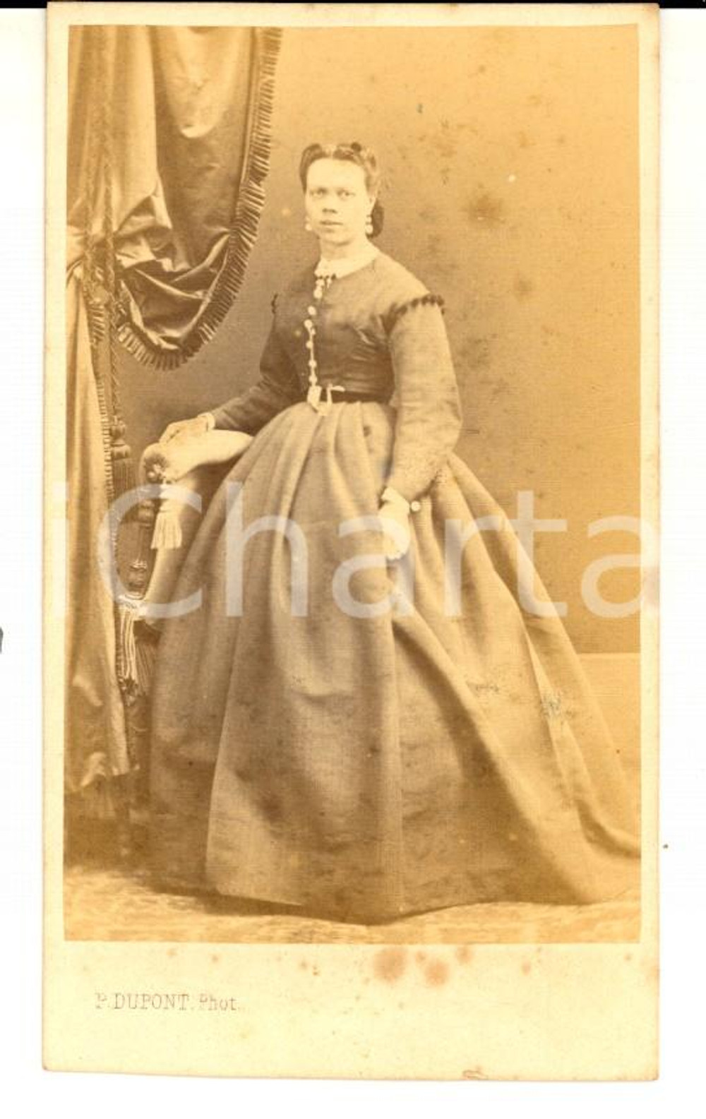 Fotografia d epoca originale 1870 ca MARSEILLE Portrait de jeune femme Photo DUPONT CDV 1