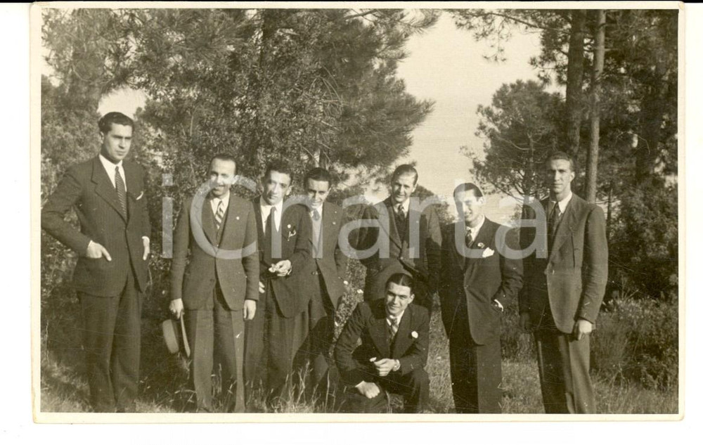 Fotografia d epoca originale 1937 PIANI D INVREA SV Giovani invitati a una cerimonia Foto 13x9 cm VINTAGE 1