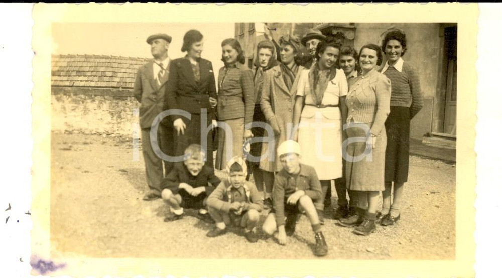 Fotografia d epoca originale 1939 MONTE PENICE PV Gruppo familiare in campagna Foto VINTAGE 11 x 7 1