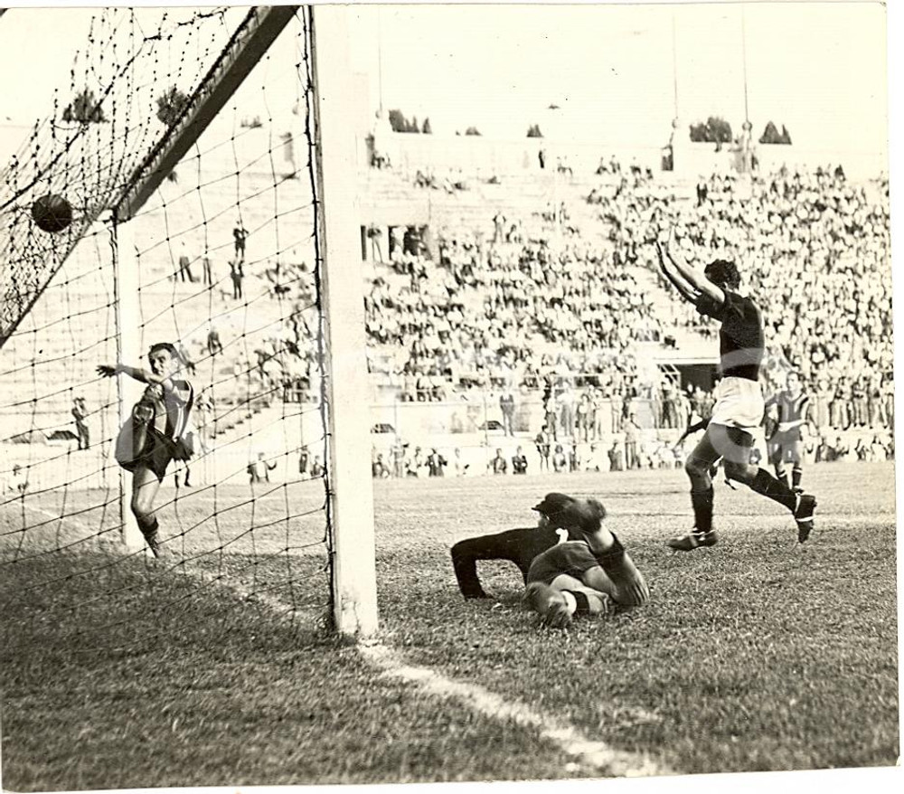 Fotografia d'epoca originale 1942 MILAN-TORINO 1-0 Il gol di Luigi ROSELLINI Foto 1