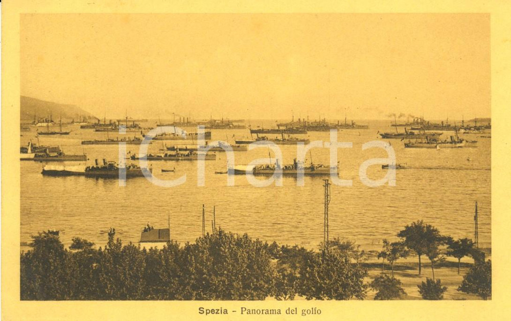 Cartolina originale da collezione 1940 ca LA SPEZIA Navi al largo del golfo e lungomare *Cartolina FP VG 1