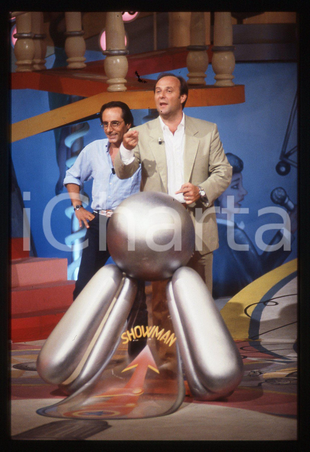 Fotografia d epoca originale 35mm vintage slide 1995 CANALE 5 Gerry SCOTTI e Nino FORMICOLA a IL QUIZZONE 2 1