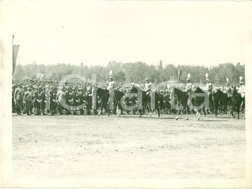 Fotografia d epoca originale 1930 ROMA Vittorio Emanuele III passa in rassegna truppe Festa STATUTO Foto 1
