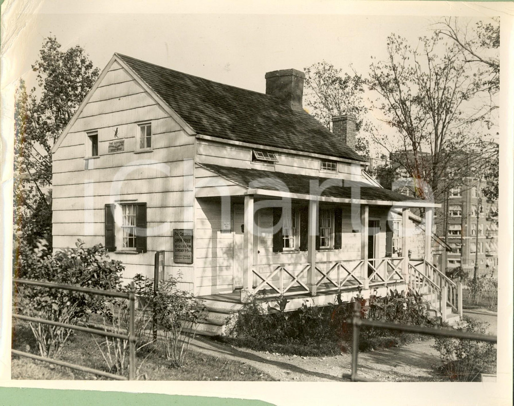 Fotografia d epoca originale 1950 ca FORDHAM USA Edgar Allan POE s cottage new memorial Photo 1