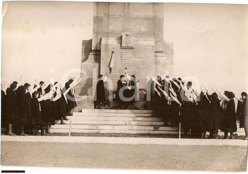 Fotografia d epoca originale 1932 TORINO Parco Rimembranze Saluto ai Caduti al FARO DELLA VITTORIA Foto 1