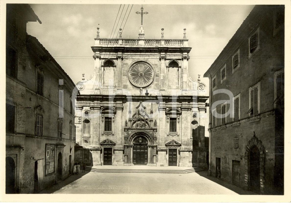 Cartolina originale da collezione 1960 ca TOLENTINO MC Veduta piazza e chiesa di SAN NICOLA Cartolina FG NV 1