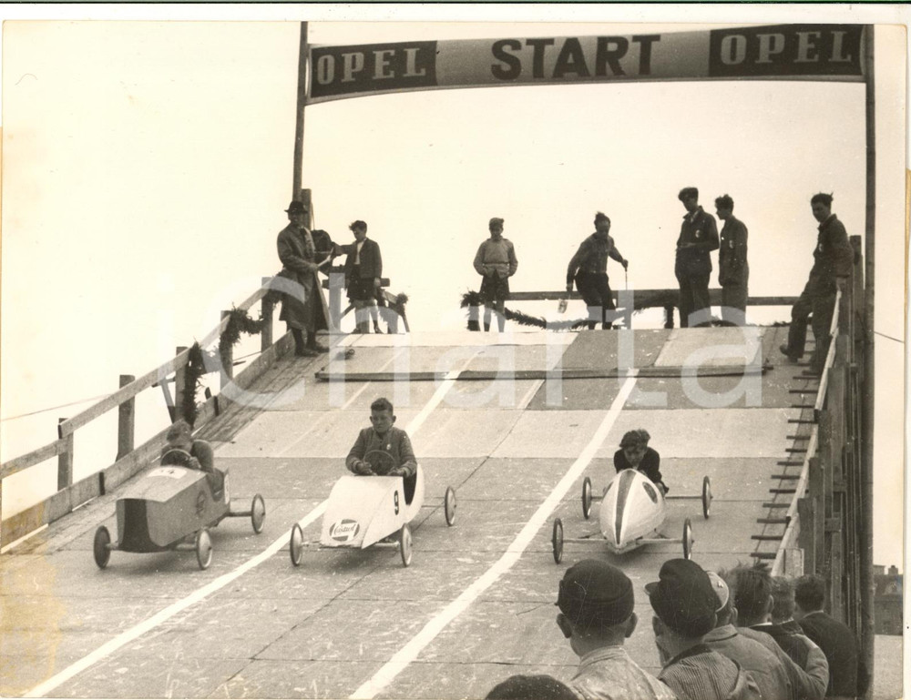 1953 MUNICH Friedenheimer Bridge - The first Soap Box Derby starting *Photo
