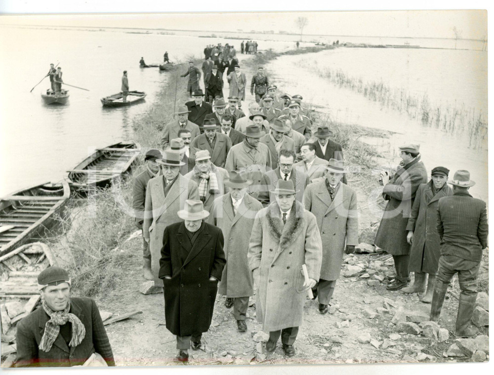 1957 PORTO TOLLE - PILA Giuseppe ROMITA visita le zone alluvionate *Foto 18x13