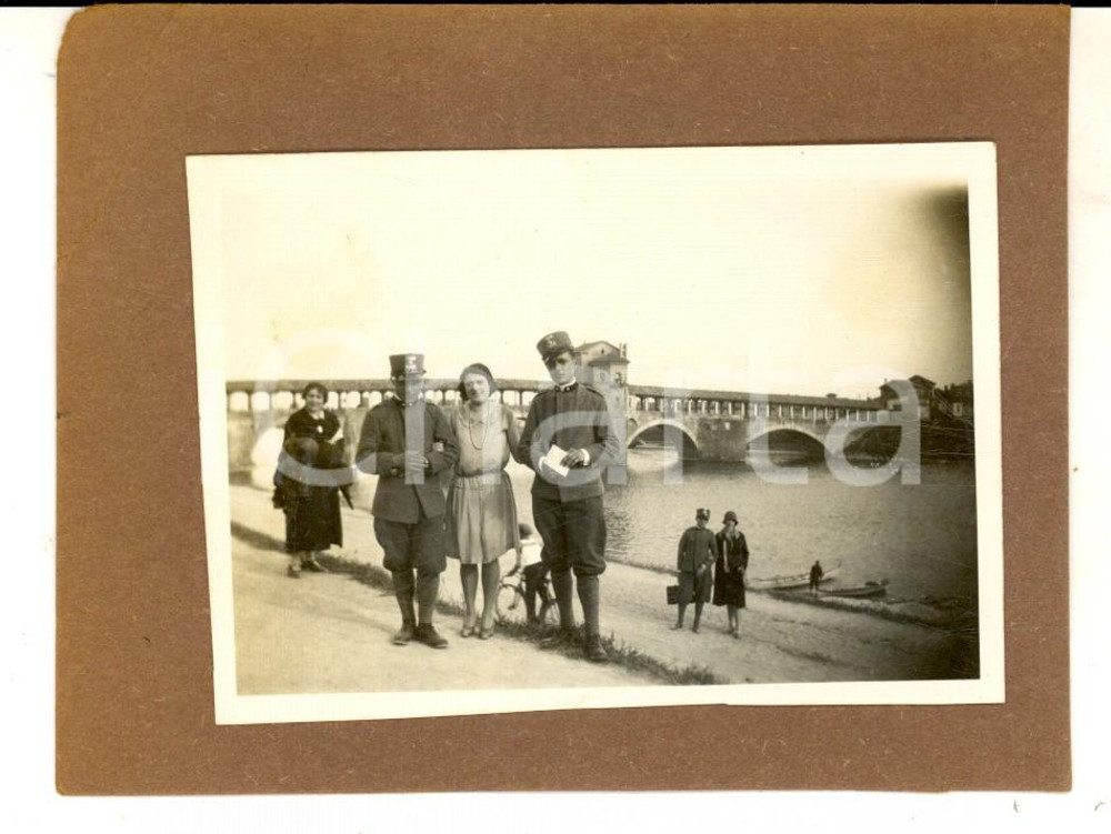 Fotografia d epoca originale 1929 Giugno PAVIA Ufficiali con le famiglie al ponte sul TICINO Foto 10x8 1