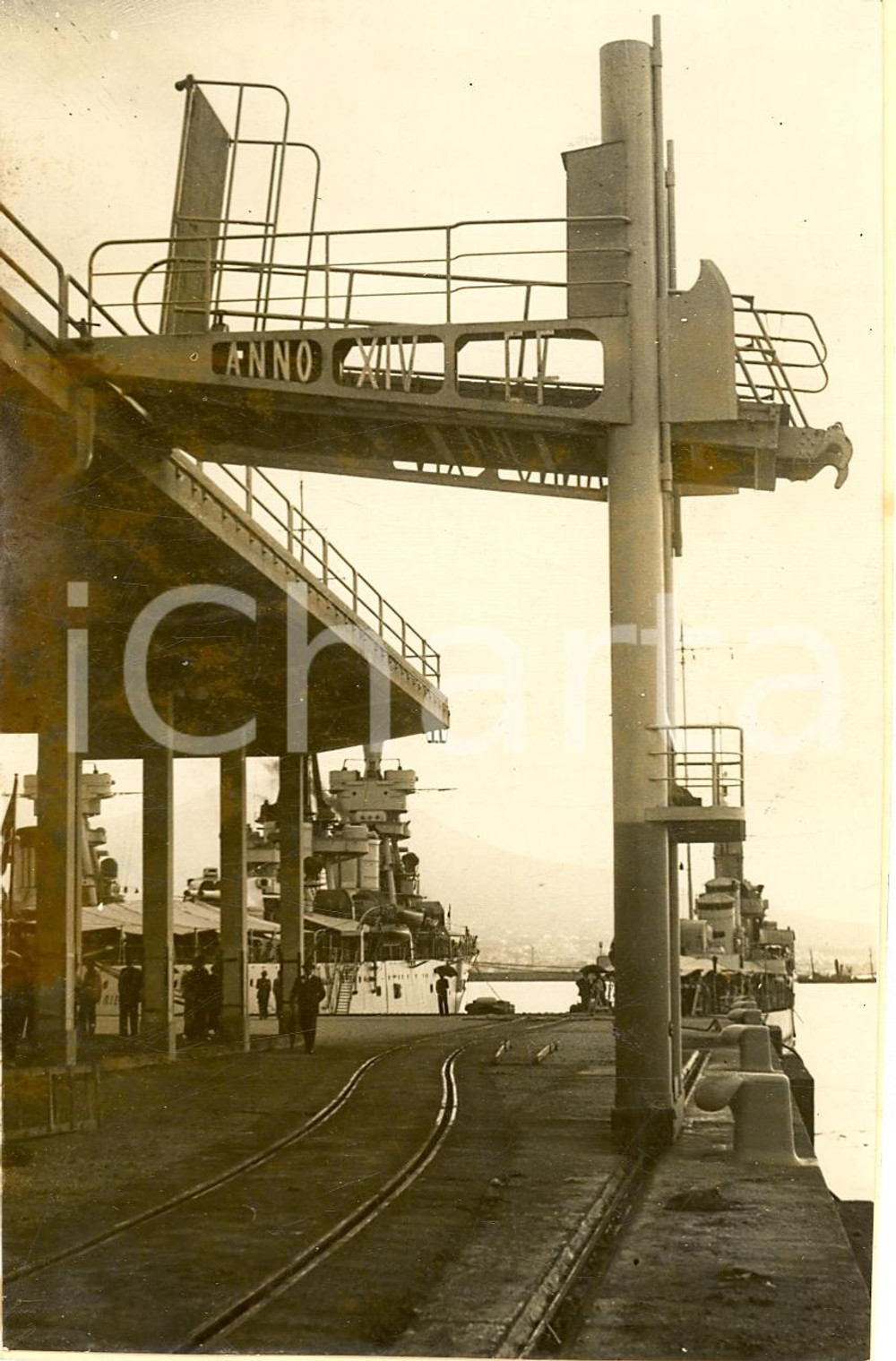 Fotografia d'epoca originale 1936 NAPOLI Particolare banchina Stazione Marittima 1