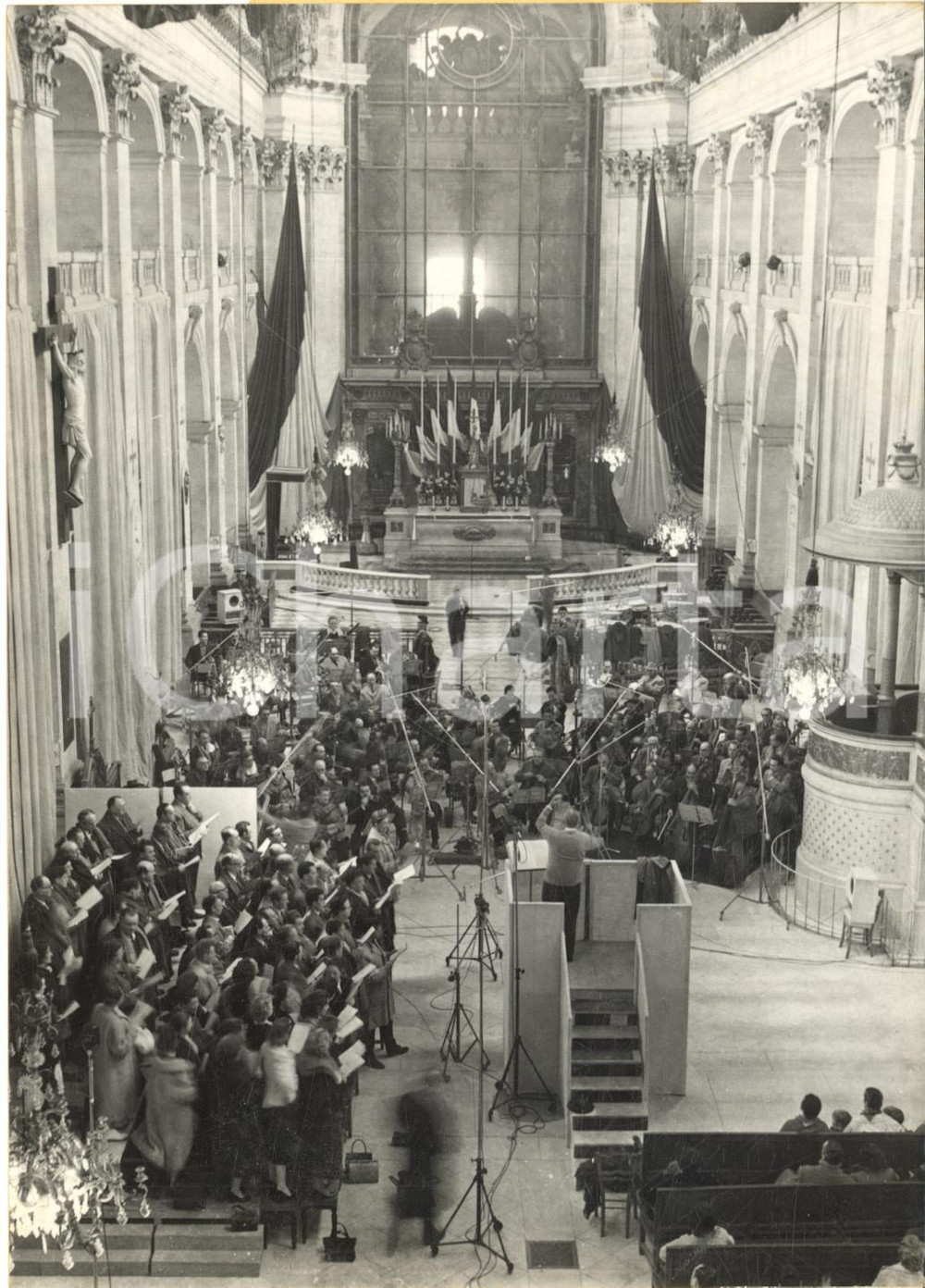 1958 PARIS Saint-Louis des Invalides - Enregistrement du "Requiem" de Berlioz