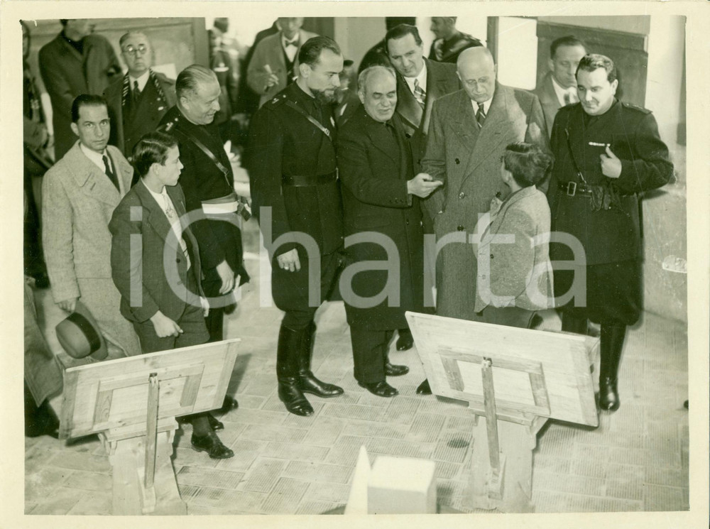 Fotografia d epoca originale 1935 ca LISSONE MB Prefetto Riccardo MOTTA inaugura Mostra Artigiana Mobilio 1