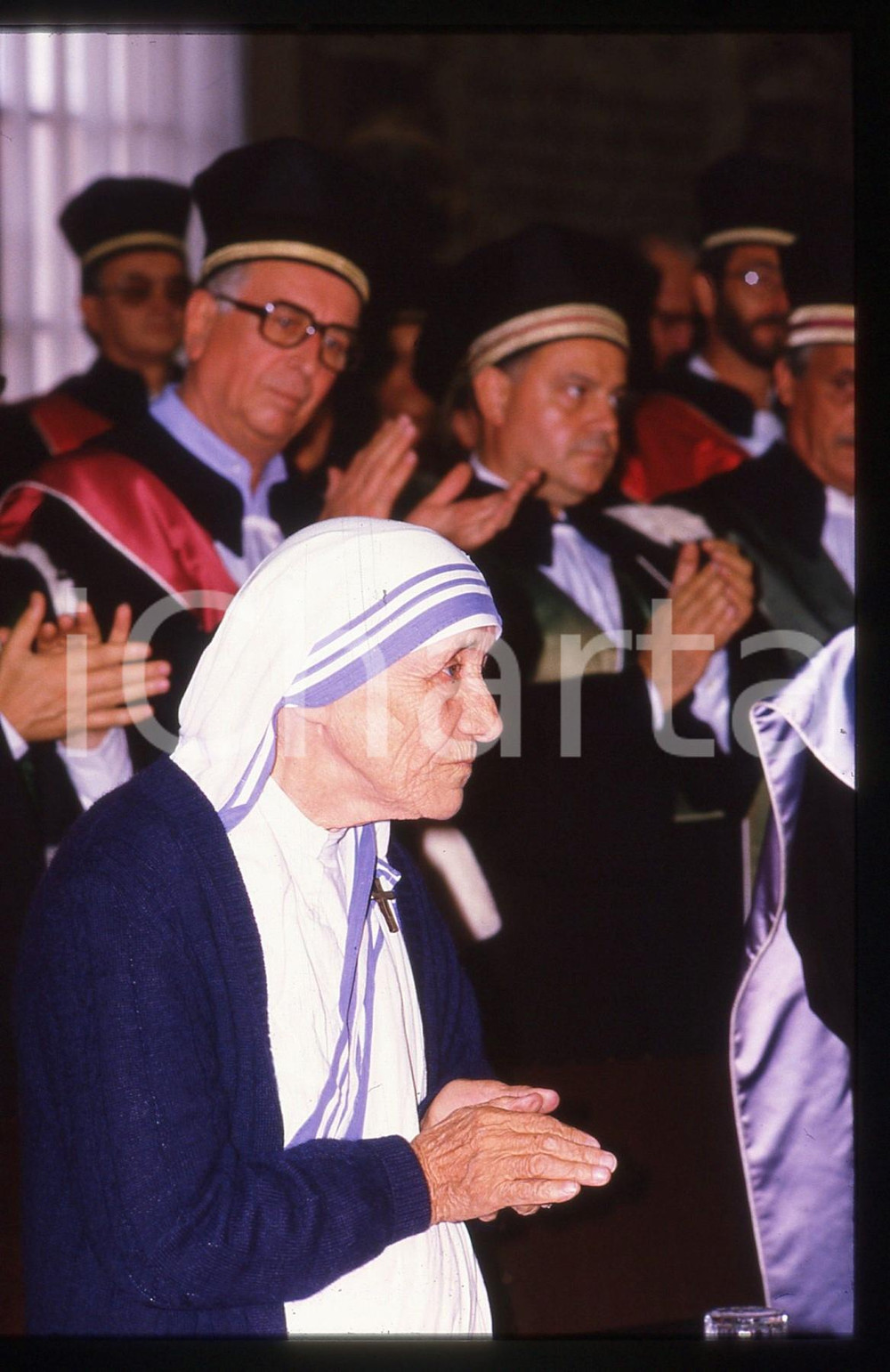 35mm vintage slide* 1987 UNIVERSITÀ DI BOLOGNA - Madre Teresa di CALCUTTA (2)