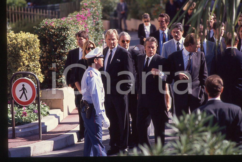 35mm vintage slide* 1990 PRINCIPATO DI MONACO Alain DELON Funerali CASIRAGHI (8)