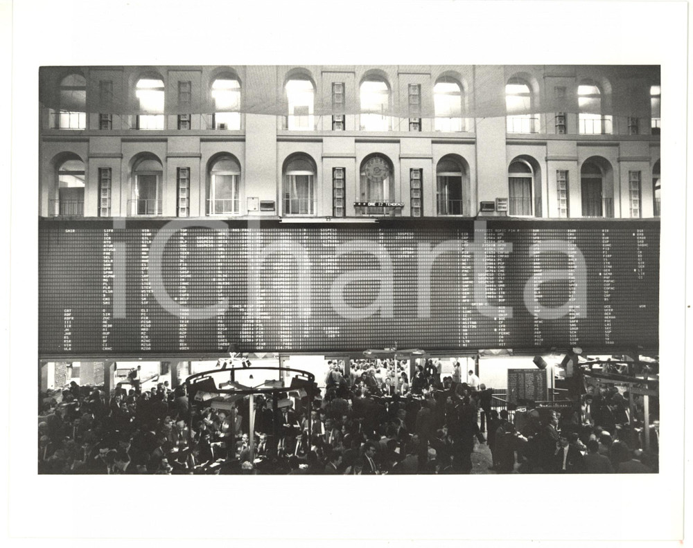 1987 MILANO Borsa Italiana - Broker sotto il tabellone 5 ^Foto ARTISTICA 25x20