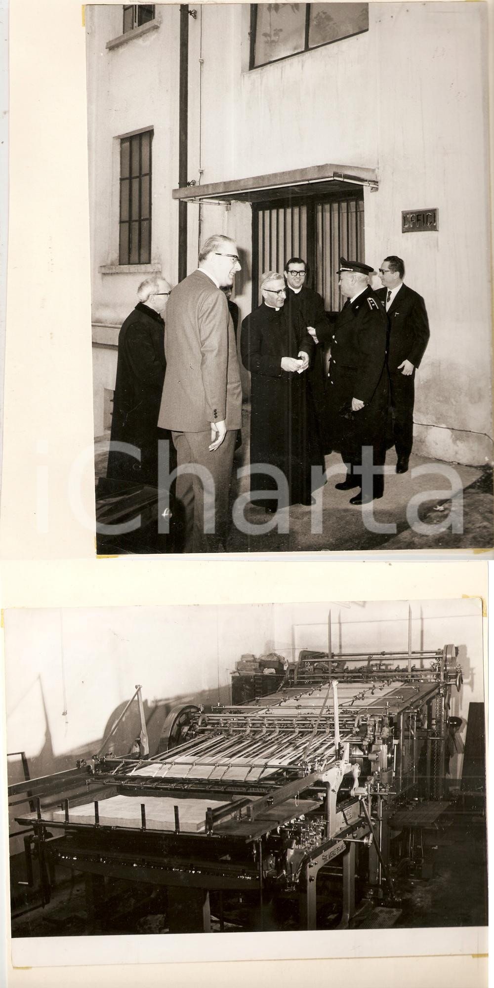 Fotografia d epoca originale 1969 PAVIA Mons. Antonio ANGIONI visita uffici Tip. Mario PONZIO FRONTE RETRO 1