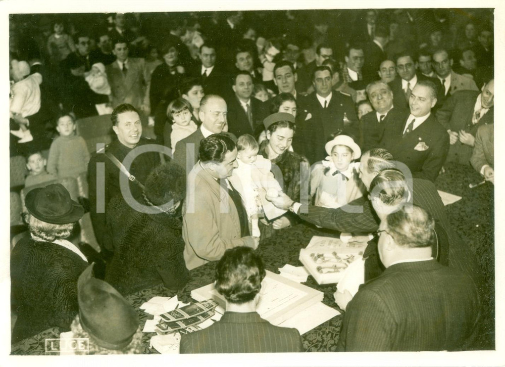 Fotografia d epoca originale 1938 ROMA Befana Fascista ai figli Ministero Cultura Popolare Fotografia 1
