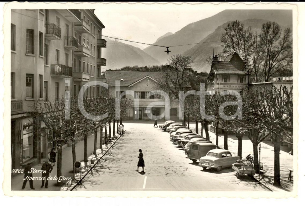 Cartolina originale da collezione 1960 SIERRE SVIZZERA Avenue de la Gare Cartolina ANIMATA FP VG 1