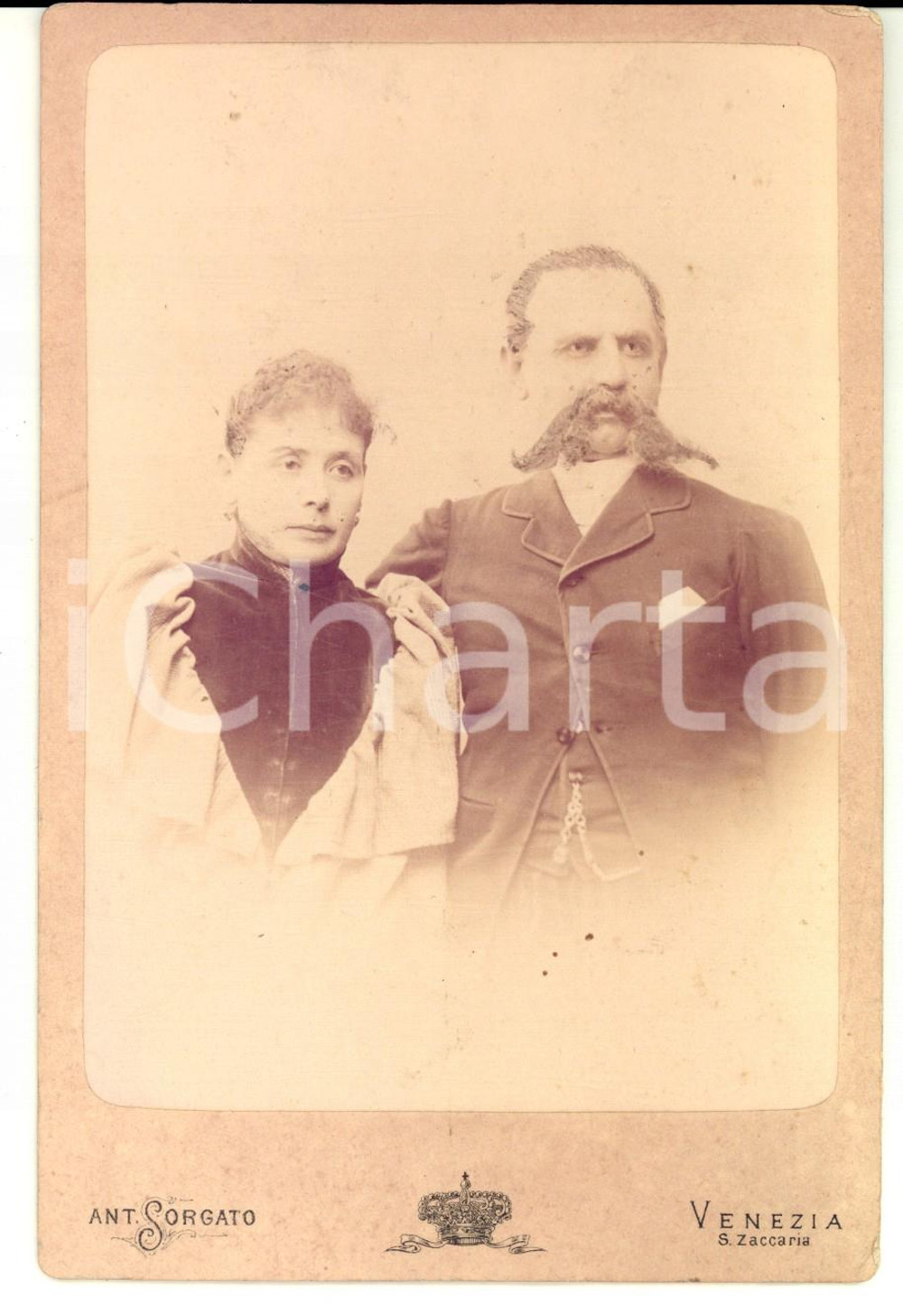 Fotografia d epoca originale 1890 ca VENEZIA Ritratto di due sposi Fotografia Antonio SORGATO 1