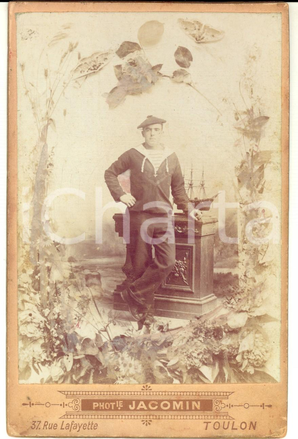 Fotografia d epoca originale 1900 ca TOULON MARINE NATIONALE Portrait de jeune matelot Photo 12x15 cm 1