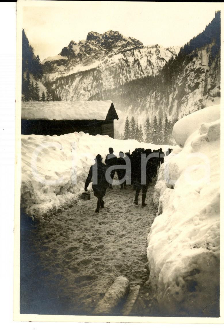 Fotografia d epoca originale 1916 WW1 CAPRILE / ALLEGHE Studenti TOURING in marcia per visita ai soldati FOTO 1