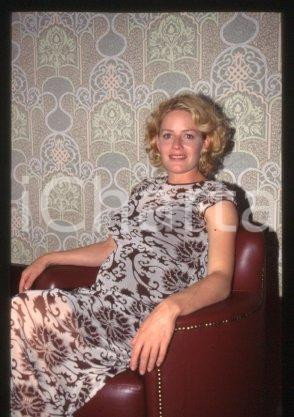 35mm vintage slide* 1997 CINEMA Portrait of american actress Elisabeth SHUE (10)