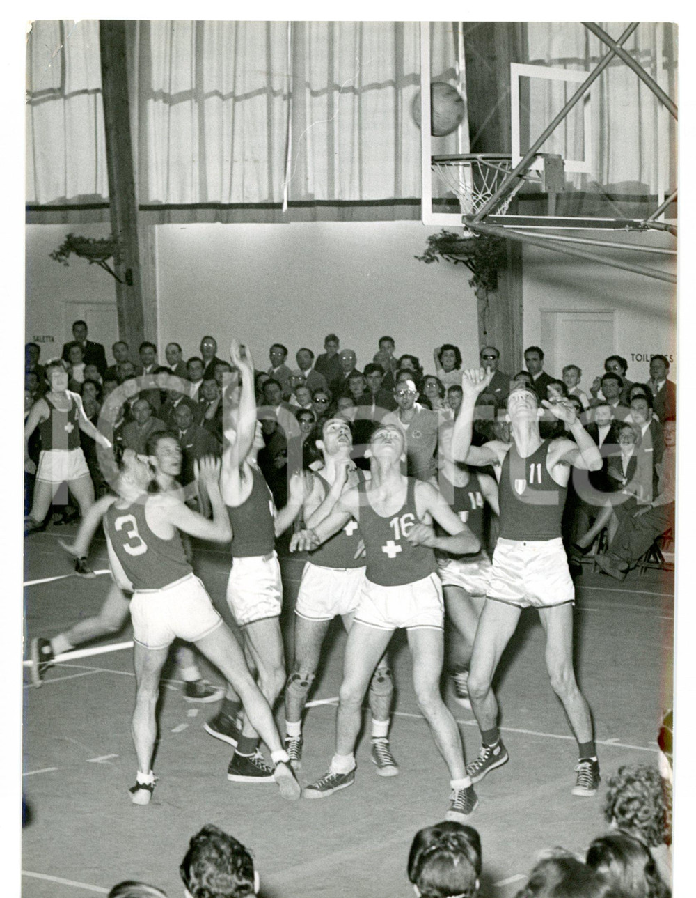 1953 LUGANO BASKET - SVIZZERA-ITALIA 47-60 Azione sotto il canestro *Foto 13x18 
