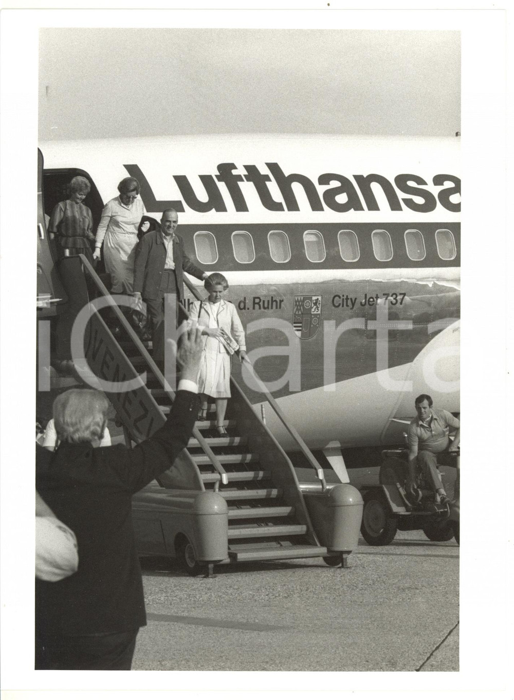1983 VENEZIA - LUFTHANSA Arrivo Ingmar BERGMAN con la moglie Ingrid VON ROSEN 