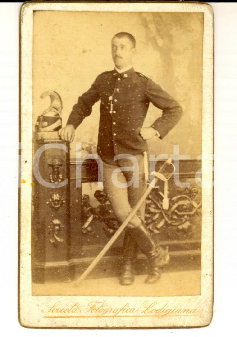 Fotografia d'epoca originale 1890 ca LODI Ritratto di ufficiale di Cavalleria Reggimento DRAGONI *Foto 6x10 1